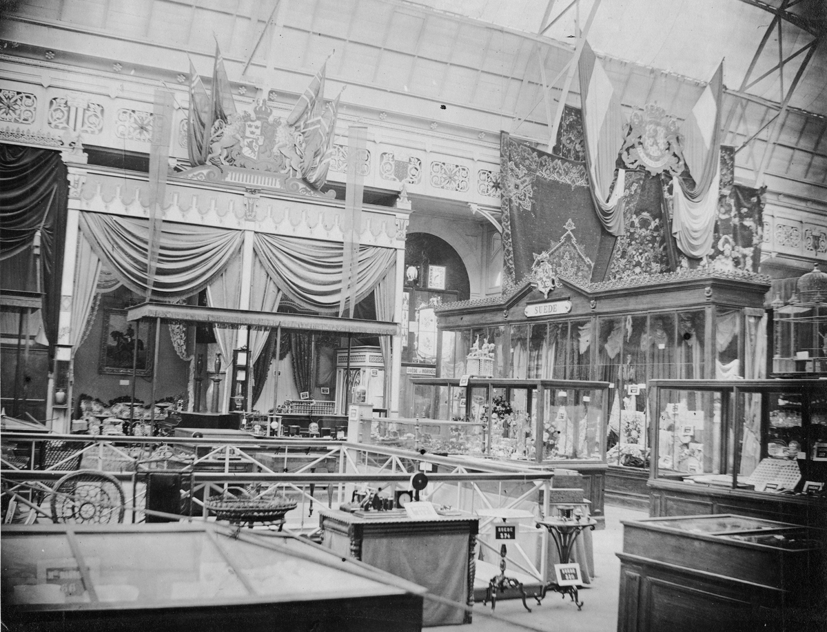 Världsutställningen i Paris 1855. Exposition Universelle. Svensk kommissarie var C. F. Lundström, morfar till Sigurd Curman.