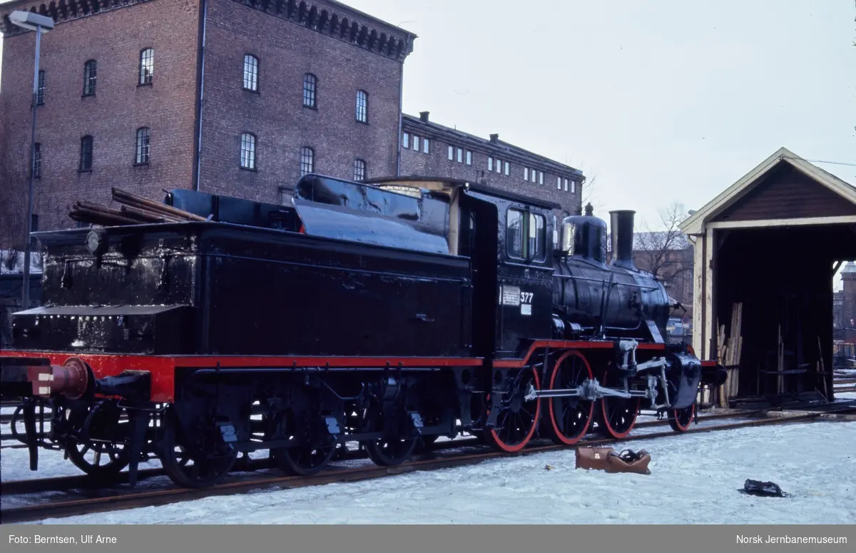 Damplokomotiv type 21c nr. 377 klar for utskipning til England