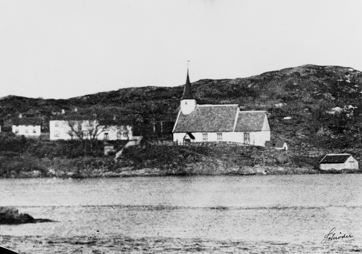 Dolm kirke og prestegård, på Dolmøya, Hitra.