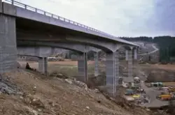 Hølendalen. Nye betongbruer for dobbelt-sporet jernbane (len