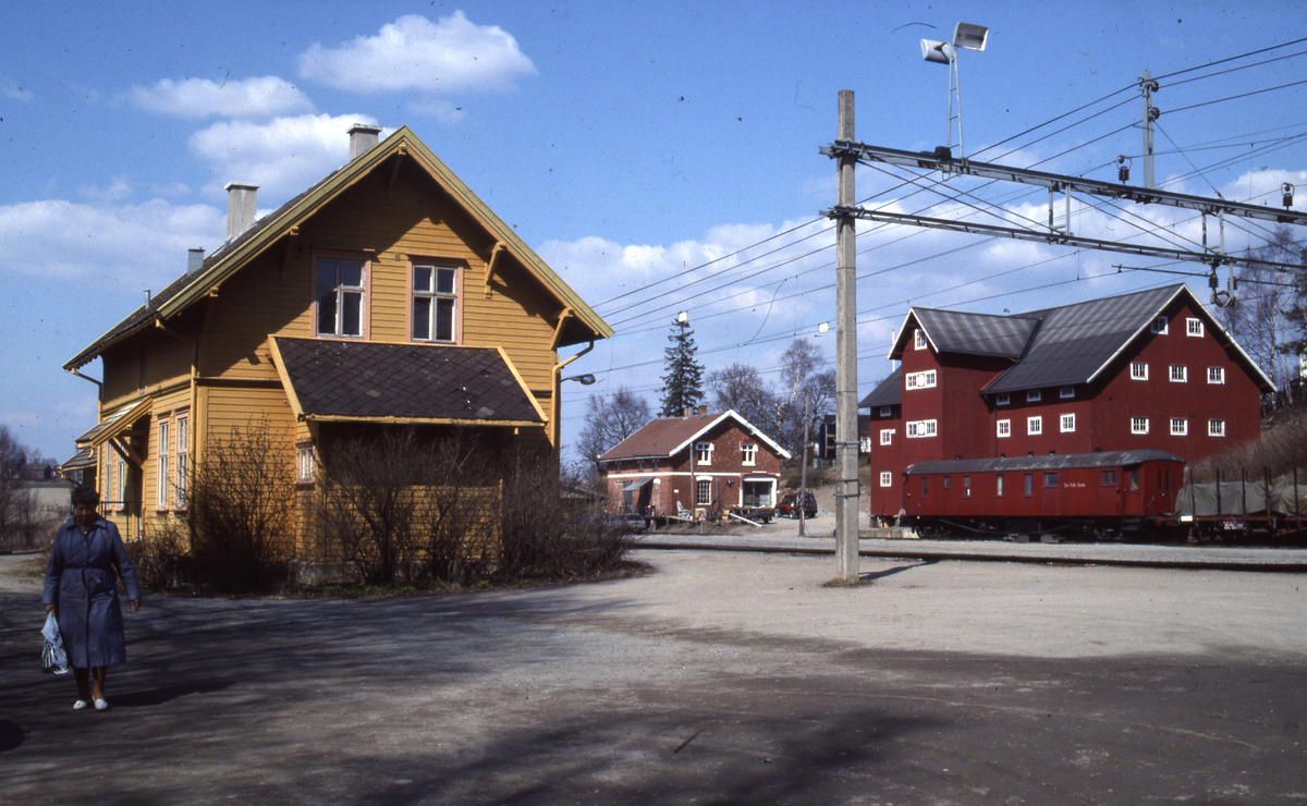 Kråkstad stasjon Østfoldbanen Østre linje,Meieri. Kornmagasin