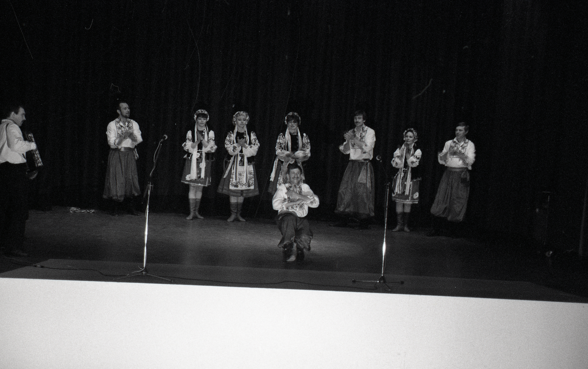 Sommeren 1994 kunne man se russisk og ukrainsk folklore i kinosalen på huset hver eneste torsdagskveld. Forestillingene var i utgangspunktet et tilbud til de som reiste med "Nordstjernen", men det var også åpent for andre.  