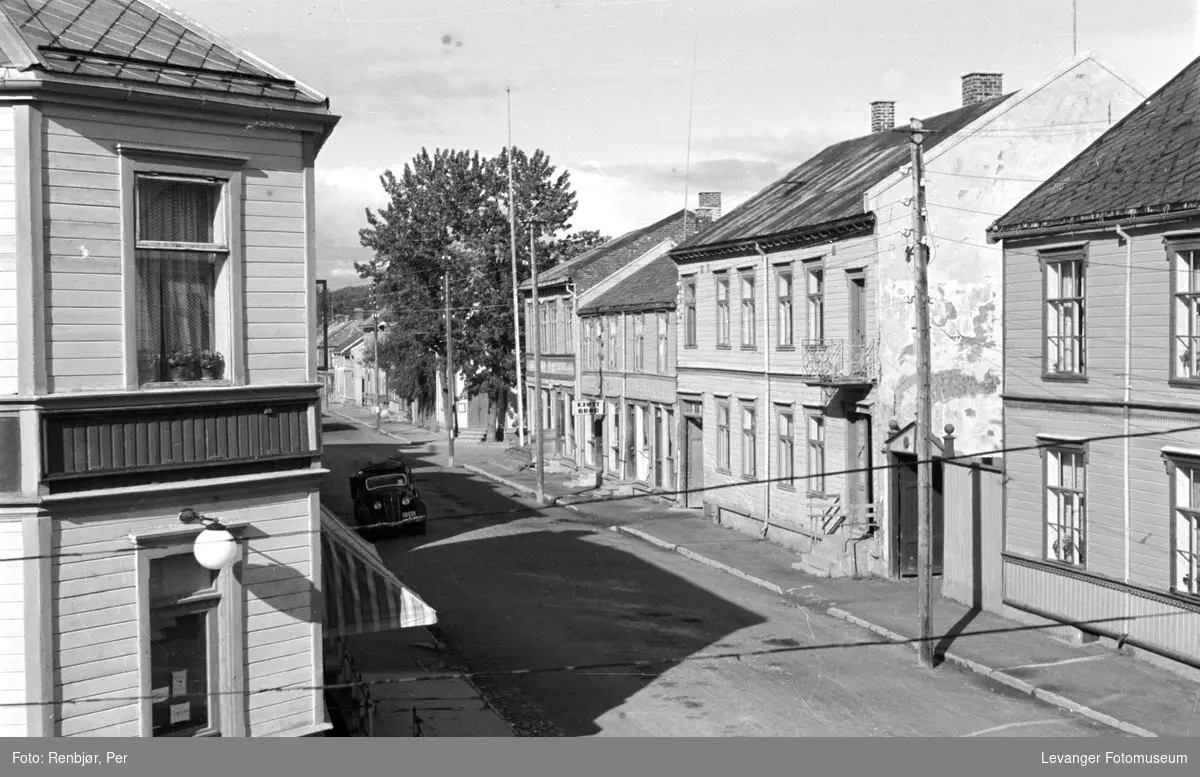 Utsikt fra Renbjørs hjørnevindu mot Håkongata