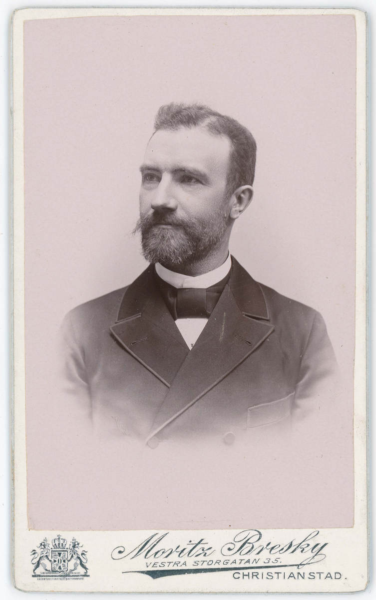 Porträtt på Rektor N. Lindskog.