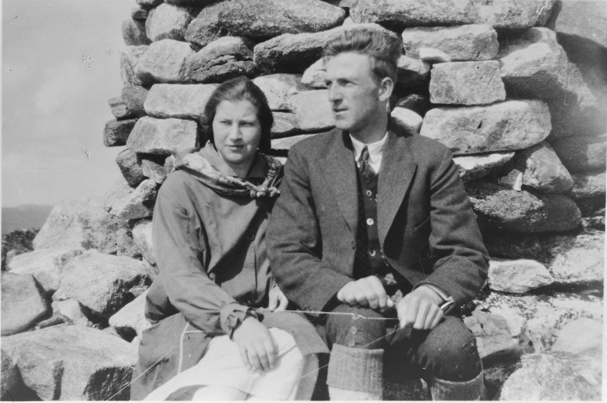 Halvard og Clara Løiten på Høgevarde, 1927.