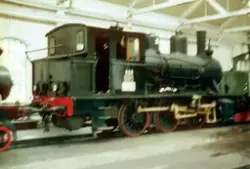 Damplokomotiv 23a nr. 159 i lokomotivstallen i Narvik