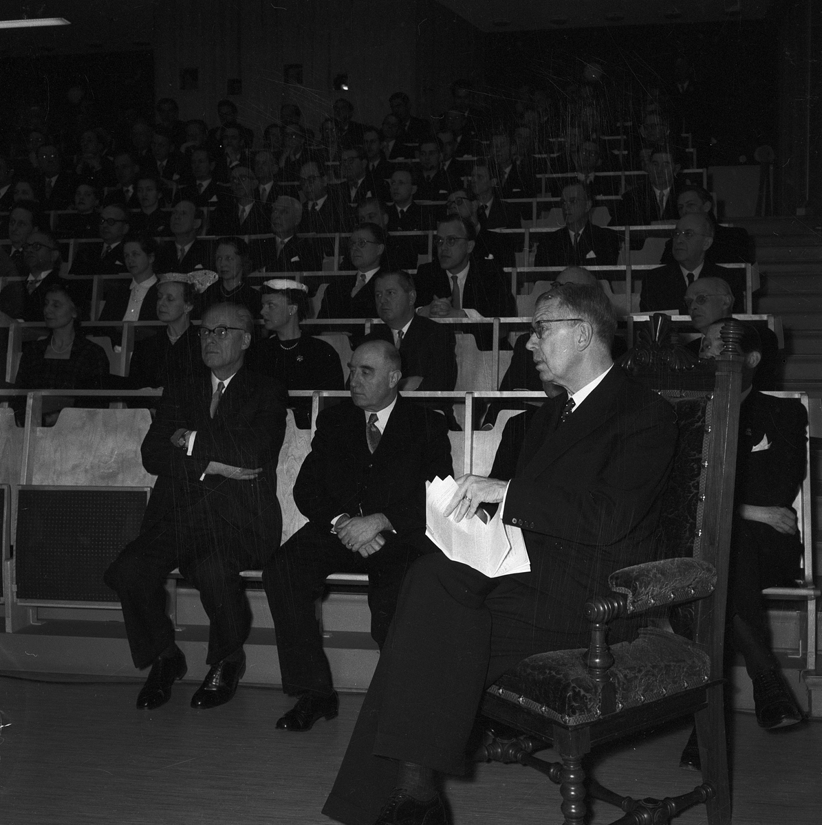 Konung Gustav VI Adolf bevistar en föreläsning, Uppsala 1955