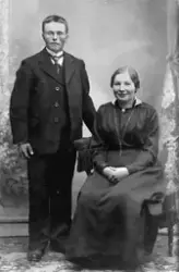 Brudeparet Maria Øyjordet (f. Haugtredet 1895) og Jon Øyjord