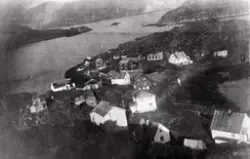 Gjenreisning i Kamøyvær. Bebyggelse i Bullvika. Ca. 1946-50.