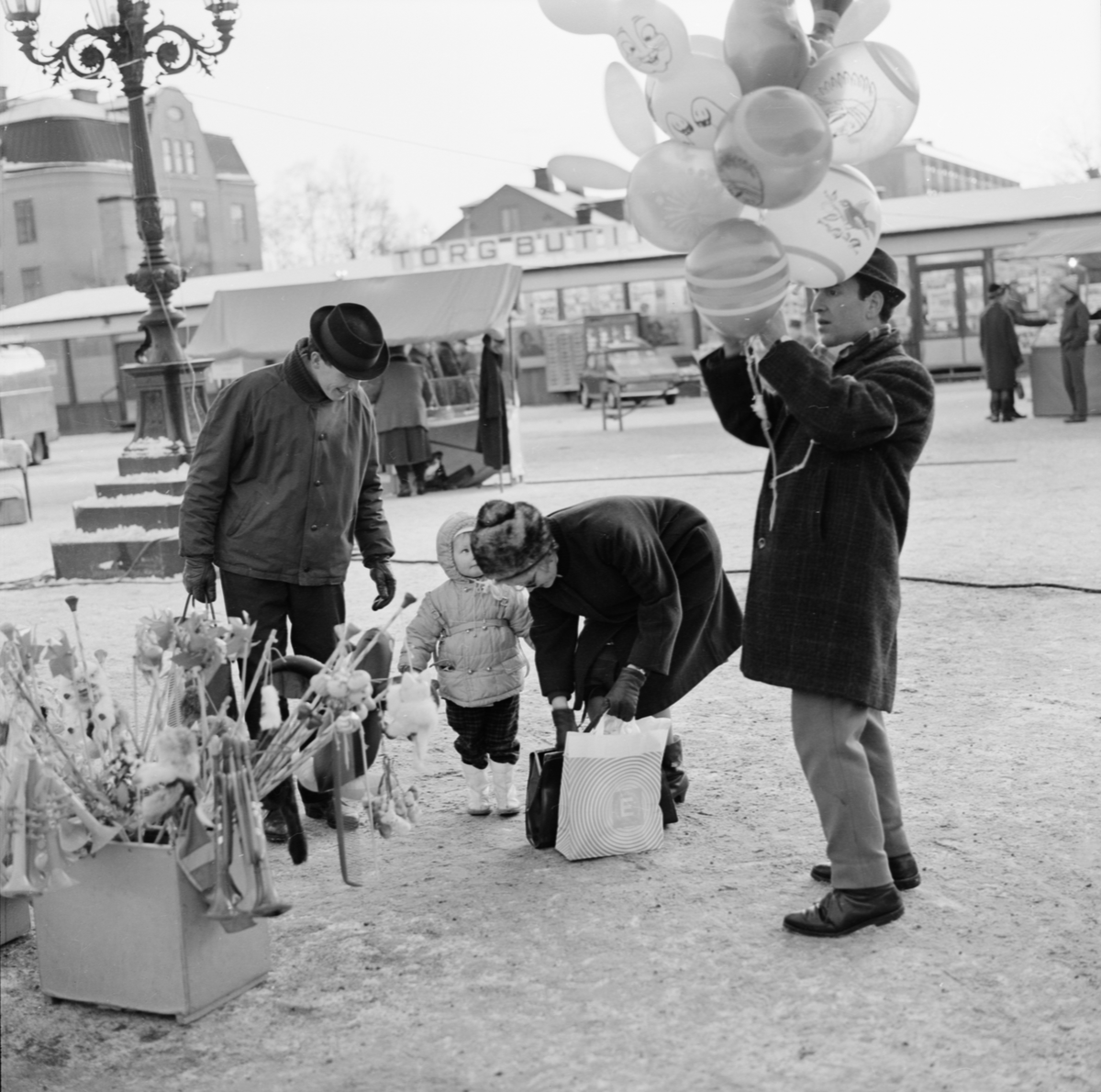 Distingsmarknad, ballongförsäljning, Uppsala februari 1965