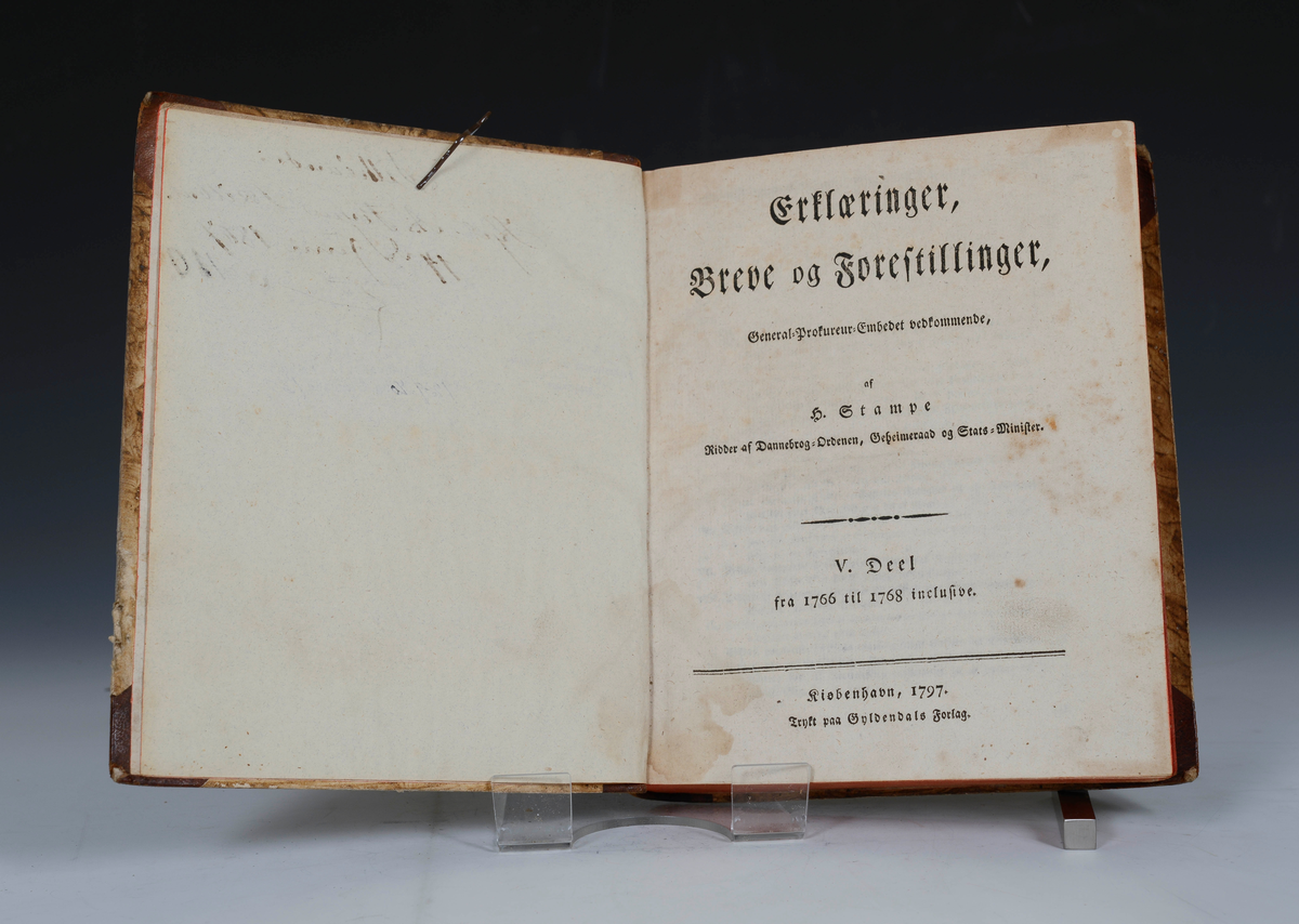 Femte del.

Prot: Stampe, H., skrevet av. Erklæringer, Breve og Forestillinger, Generalprokureurembedet vedkommende. Kbhv. 4. F. 
I (1753-56) 11 bl+716 s. 
III 8 bl. + 696 s. (1760-62)
IV (1763-65) 9 bl. + 810 s. 
V (1766-68) 7 bl. + 618 s. 
(bundne i samt. band. Skinnrygg)