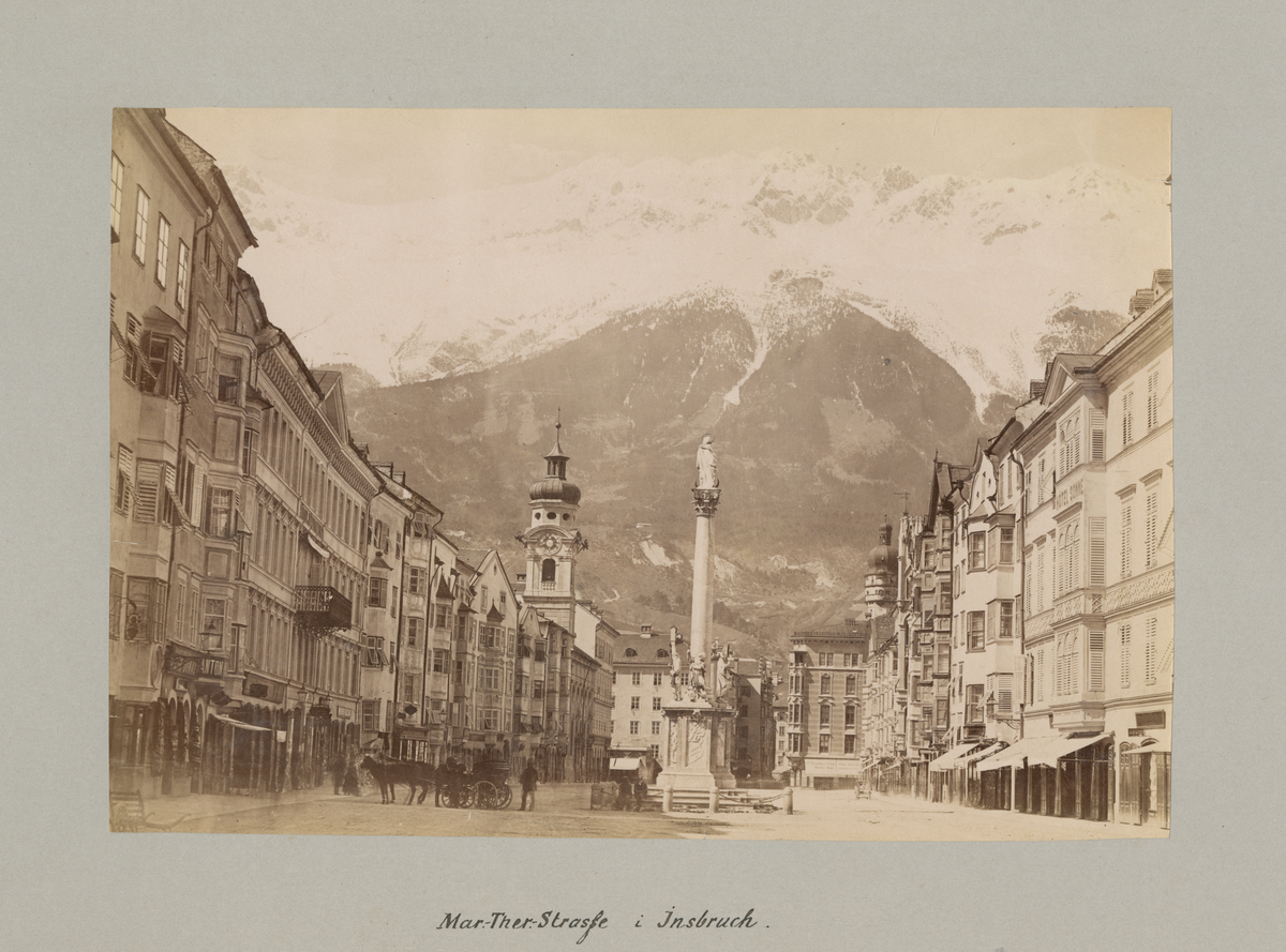 Text i fotoalbum: "Mar.-Ther.-Strasse i Insbruch."