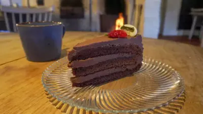 Et stykke sjokoladekake