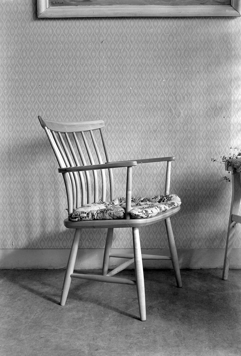 Møbler, utstilling fra Knut Lie
