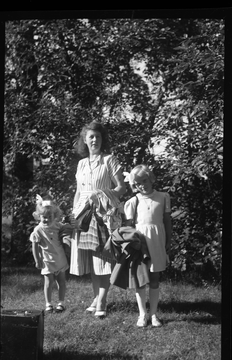 Ingrid Sundling tillsamman med döttrarna Berit och Lena