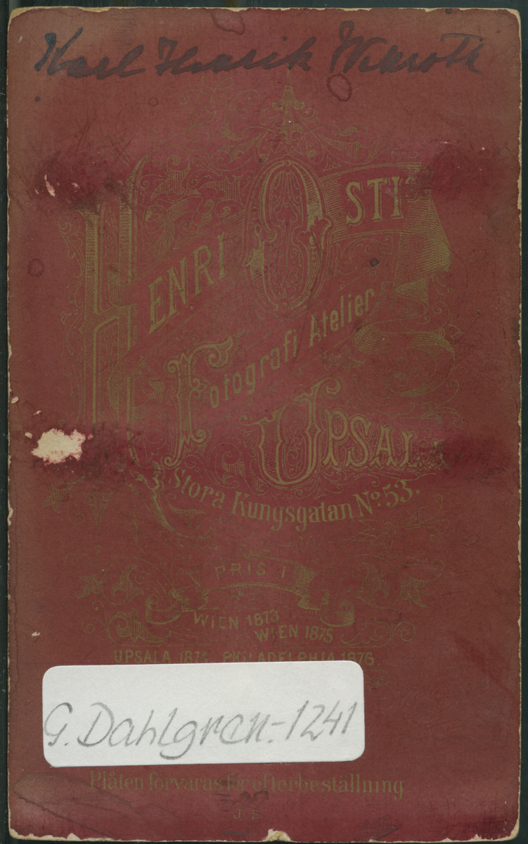 På kuvertet står följande information sammanställd vid museets första genomgång av materialet: Karl Henrik Wallroth
Uppsala