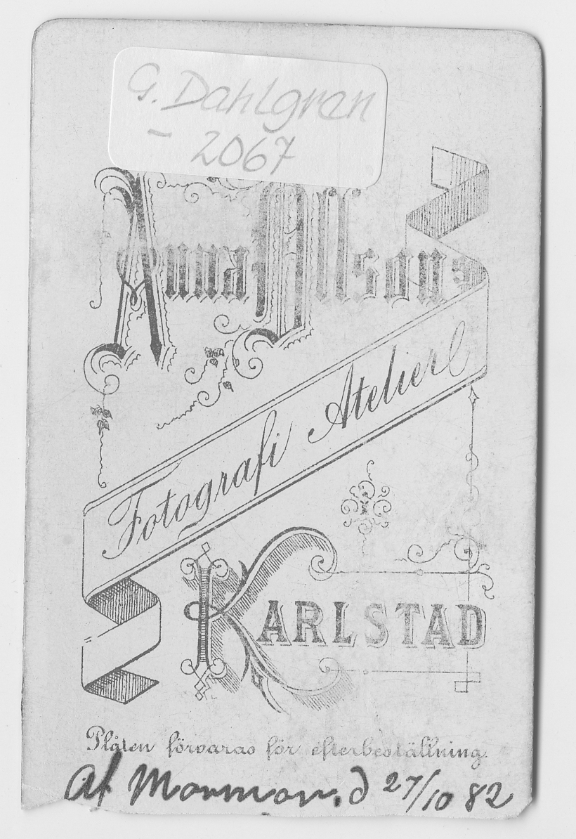 På kuvertet står följande information sammanställd vid museets första genomgång av materialet: Domkyrkan i Karlstad int. 27710 år 1882.
"Av mormor"