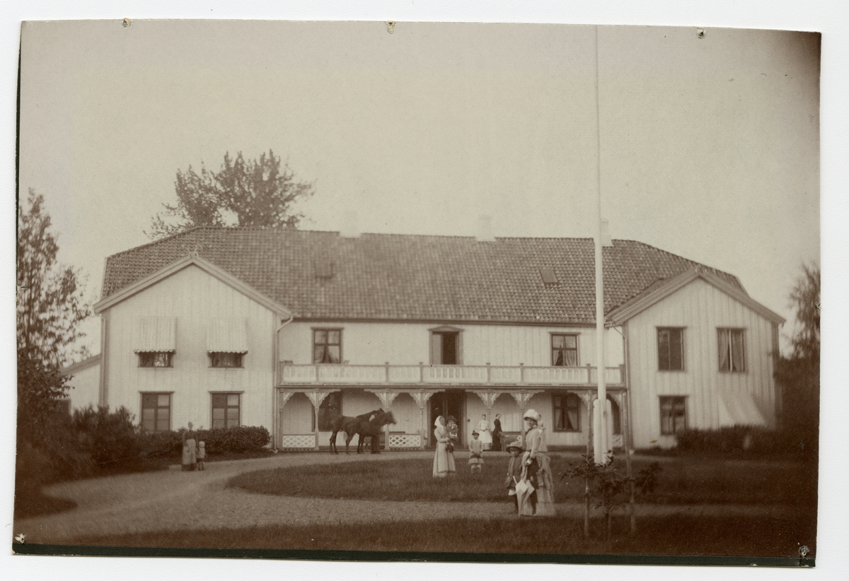 Foto tatt fra Dal gård som var eid av kammerherre Fredrik Emil Faye (1844-1903)