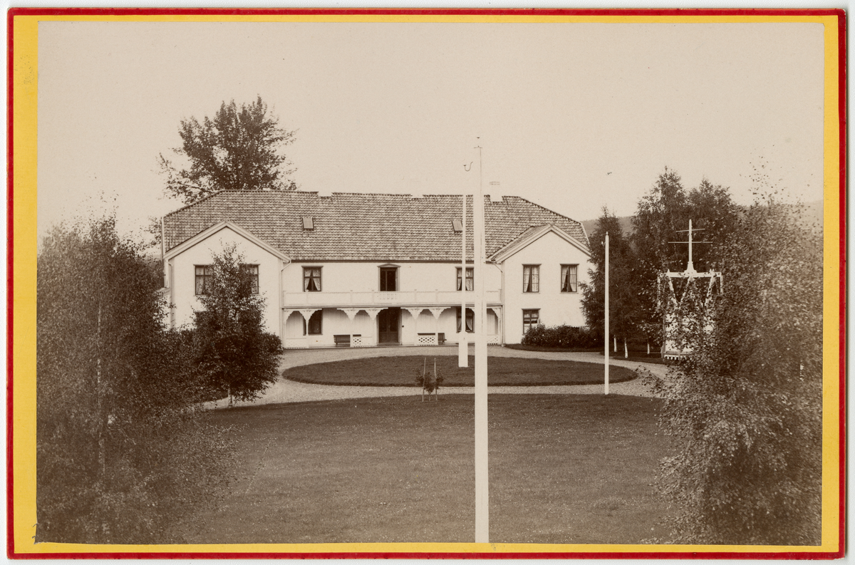Foto tatt fra Dal gård som var eid av kammerherre Fredrik Emil Faye (1844-1903)