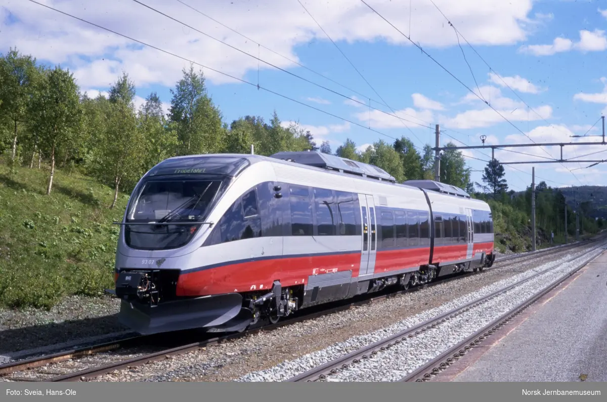 Dieselmotorvognsett 93-02 på Berkåk stasjon