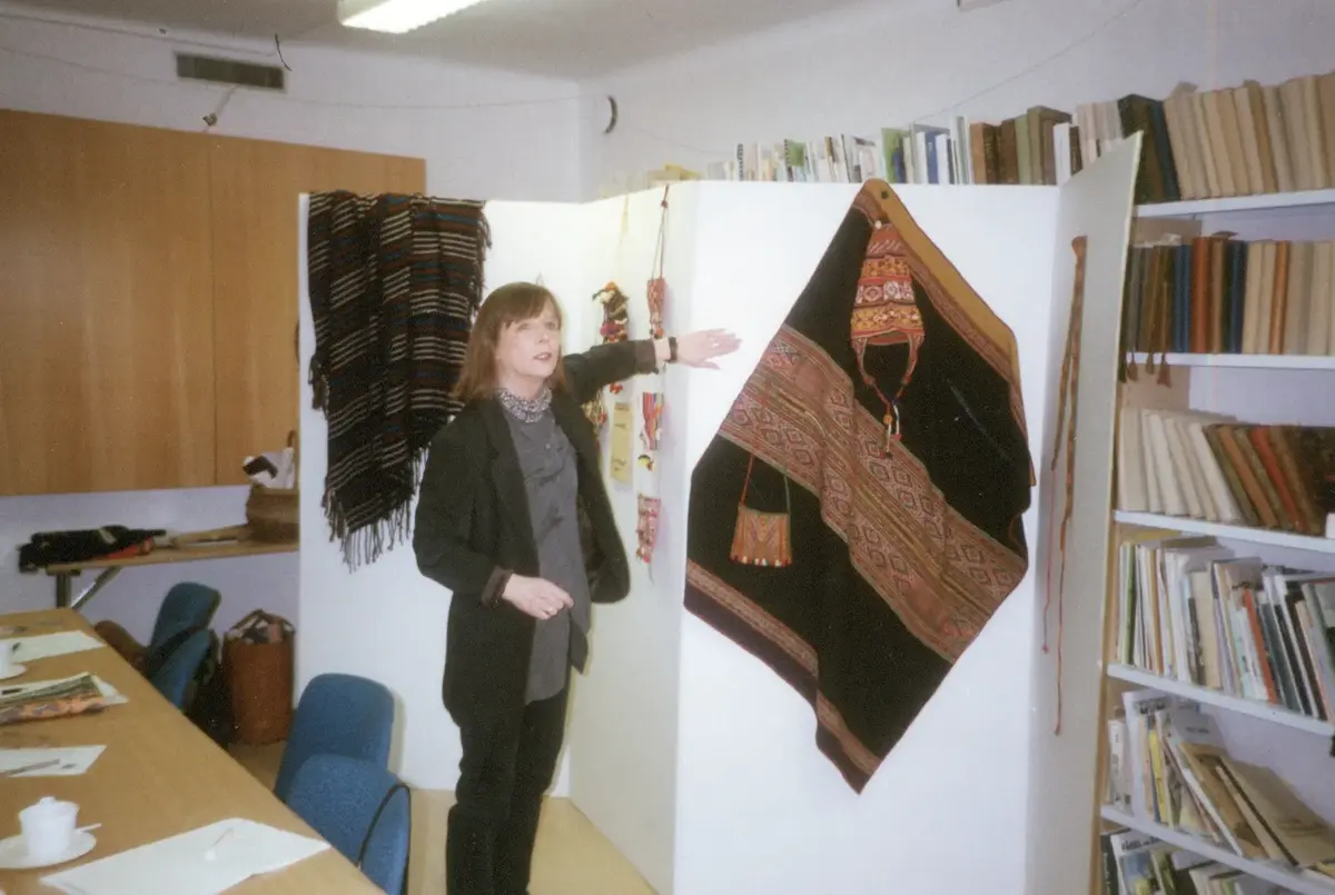 Kurs i utställning av textilier mars 1997. Kursledare Ann-Britt Brånby.