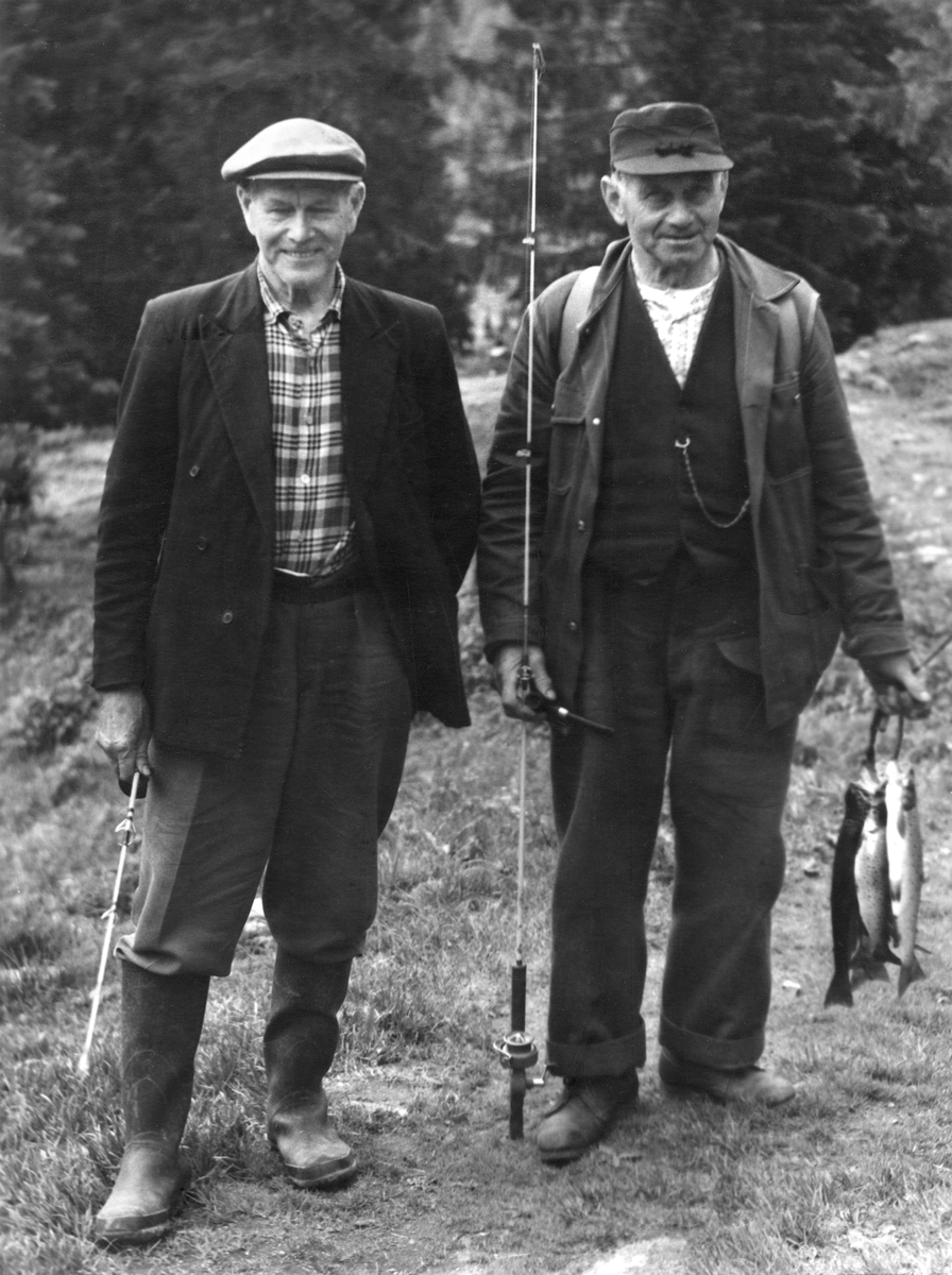 Brødrene Antoni og Kristian Langtangen fra Hvittingfoss har vært og fisket i Hajern en gang på 60-tallet.  