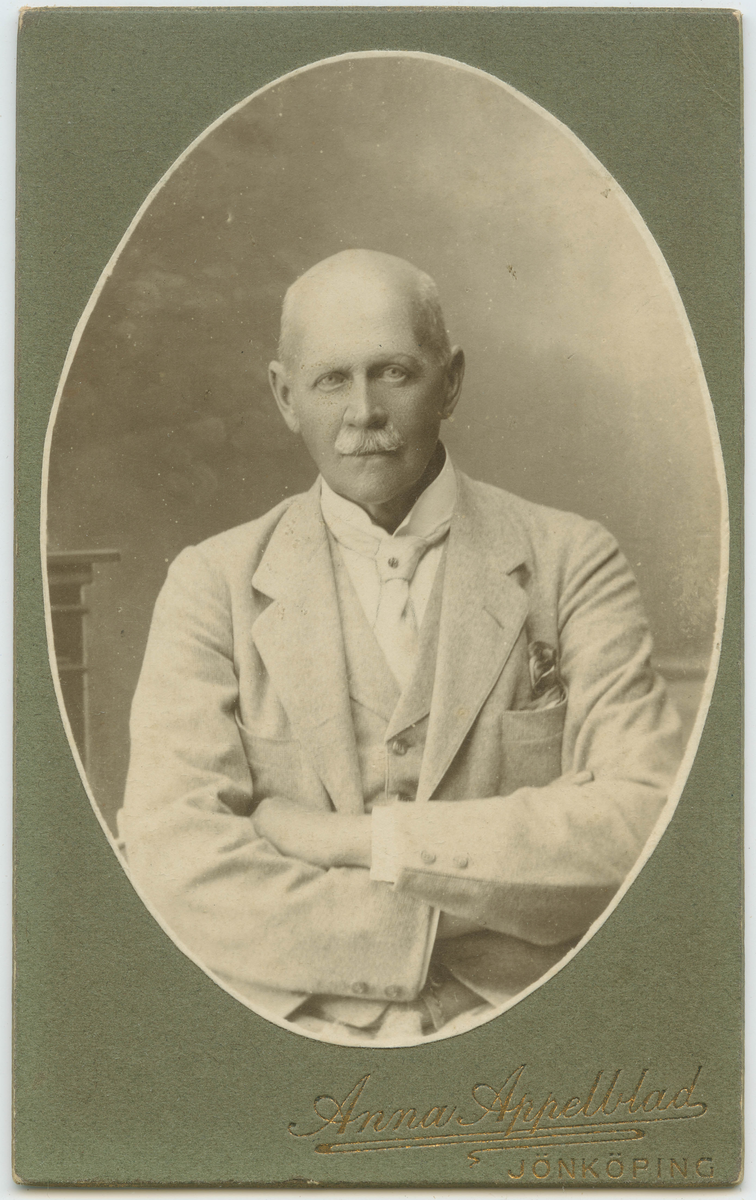 Porträtt på Regementsläkare Anders Johan Herman Nyqvist född 18 april.