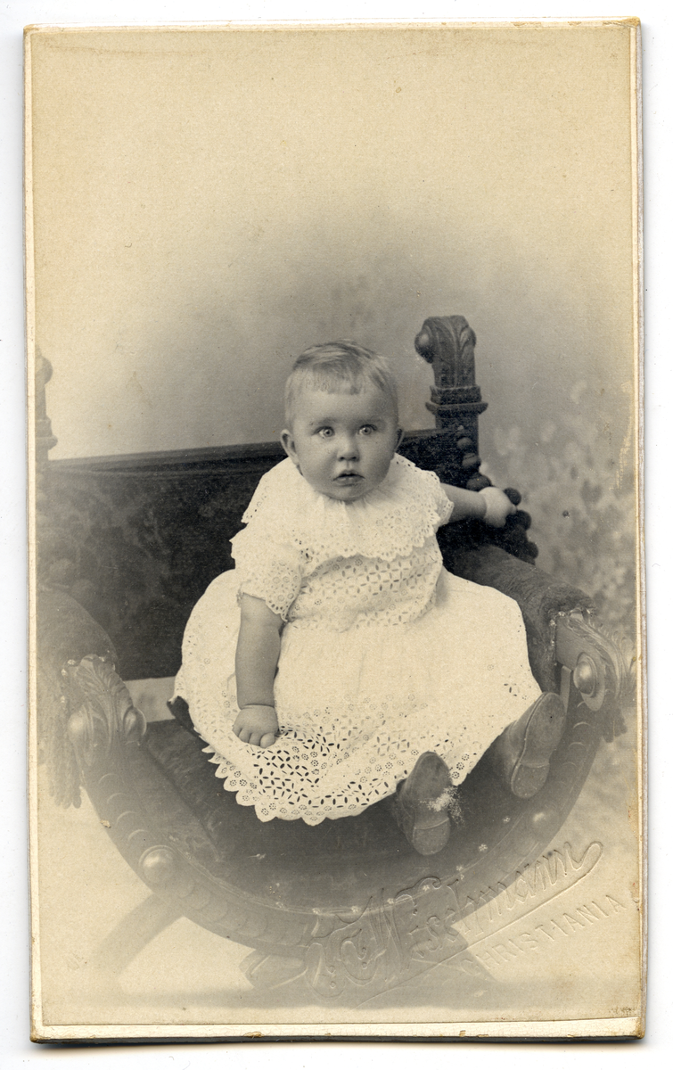 Spedbarn, 1898.
Bilde er fra fotoalbum GM.036888.