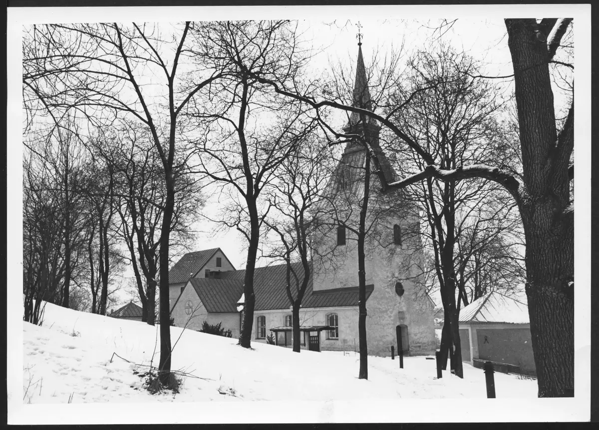 Brännkyrka kyrka i febr 1984. 
Foto: Stig Jonsson.