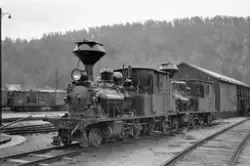 Setesdalsbanens damplok type XXI nr. og 7 hensatt på Grovane
