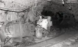 I 1975 ble det installert kompaktstasjoner i alle gruver. He
