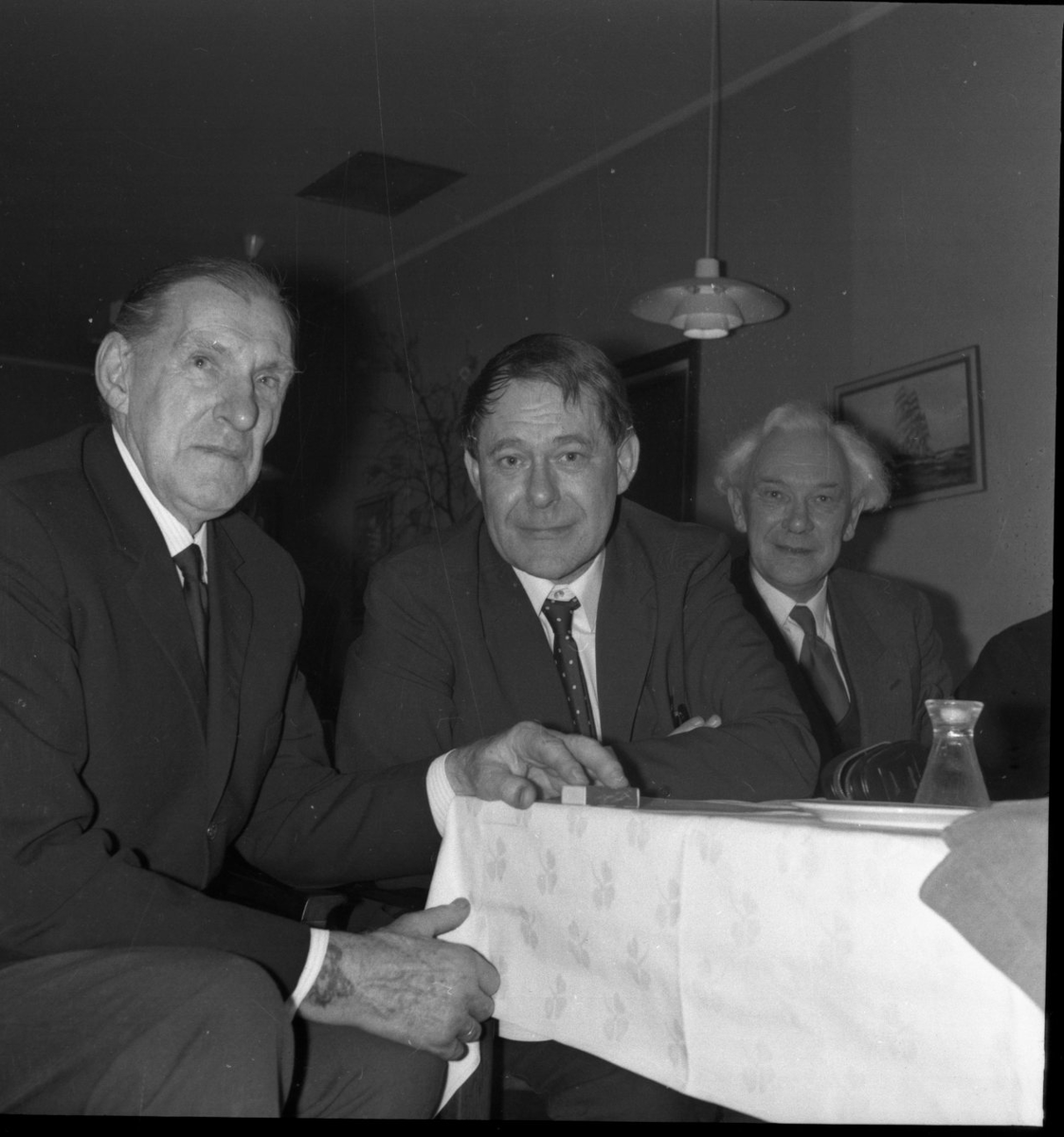 Matsen, Per Hansson og Walter Nordahl, trolig på Viktoria Hotel
 1950-60