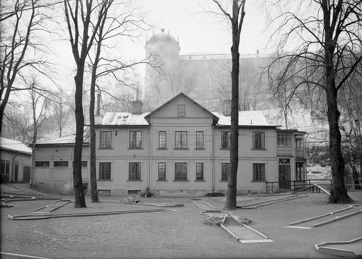 Badhuset Slottskällan från öster, Uppsala 1946
