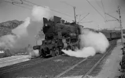 Damplokomotiv type 30b nr. 355 med persontog til Stavanger p