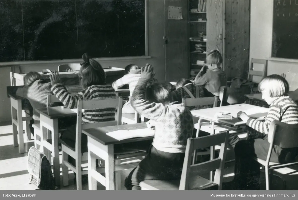 1. klasseelever i klasserommet på Solvang internatet på Sarnes. 1960/61.