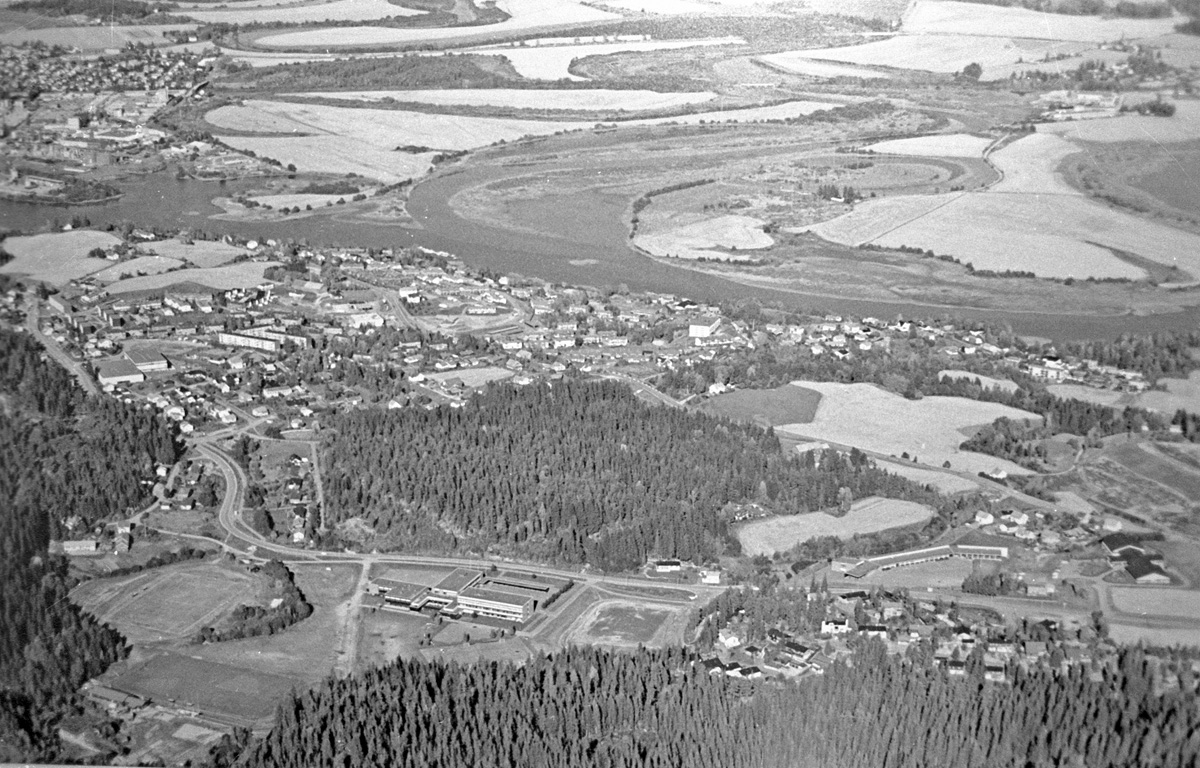 Luftfoto. Landskap ved Fjerdingbyområdet.