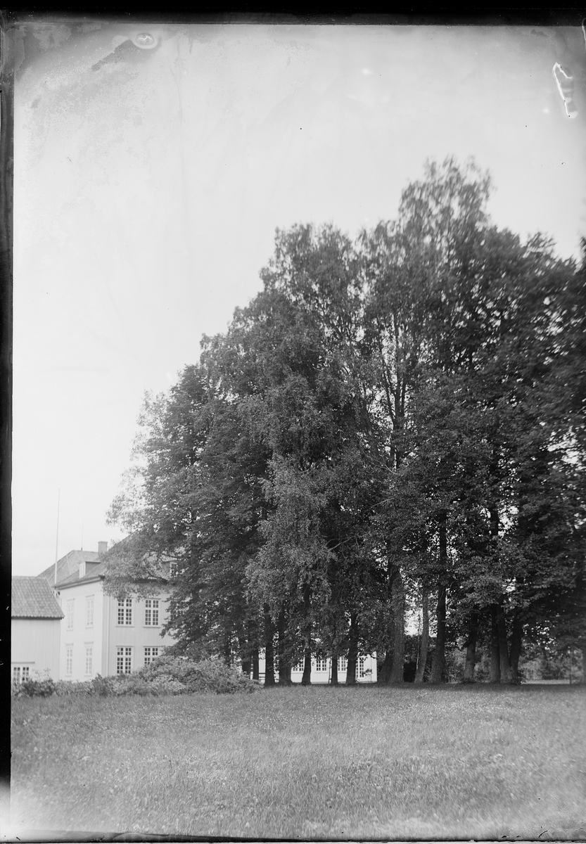 Eidsvollbygningen (Eidsvoll 1814) sett fra sørsiden.