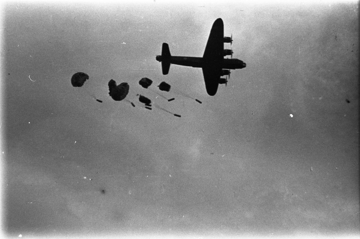 Flyslipp av militært materiell til motstandsgrupper under krigen.