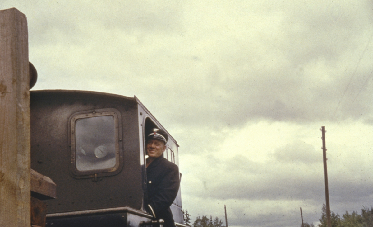 Lokomotivføreren på siste ordinære tog fra Skulerud til Sørumsand.