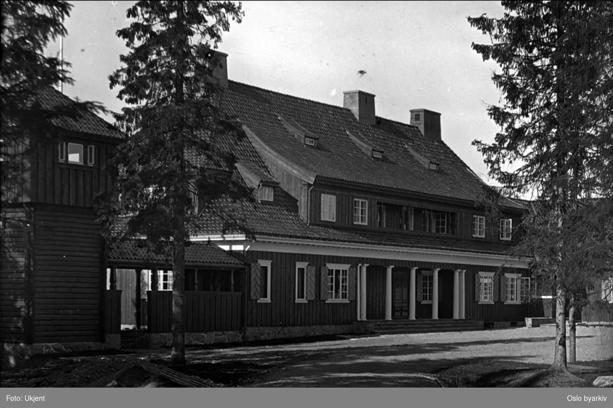 Villa i tre, nybarokk, fra 1920
