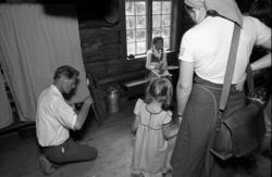 Olsok på Romsdalsmuseet i 1980..Inne i Hammervollstua.