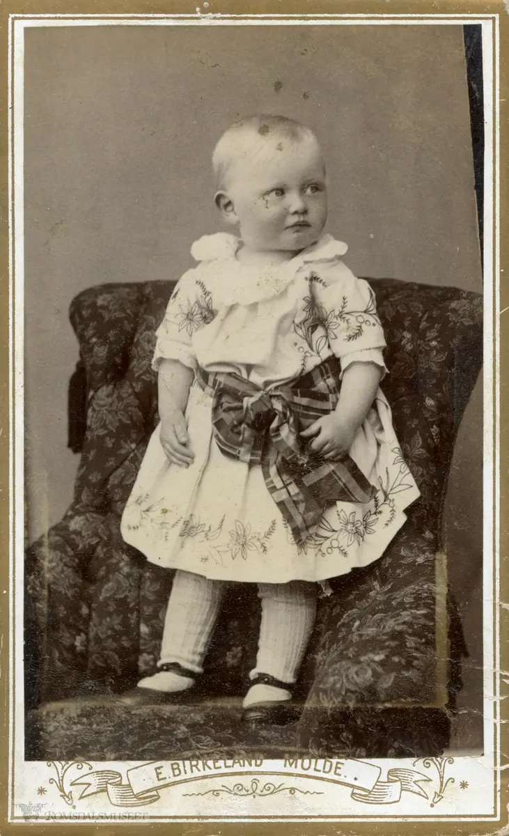 Asta f.1889-1890, datter av o.r.sakfører Nikolay Leth.