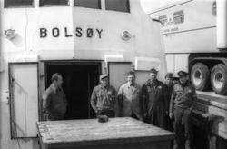 "Bolsøy" ved kai i Molde med mannskapet ombord..Mannskap fra