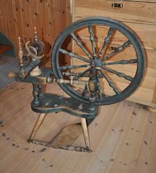 Rokk laget av Knut H Helland (Rokke-Knut) f.1847 d.1918..Rok