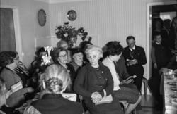 "April mai 1963. Gravferd Reitan - Gjelsvik, Hustad".