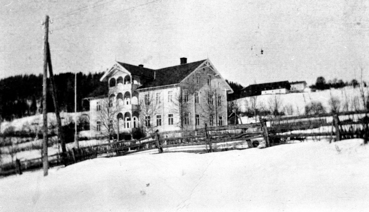 Eksteriør, nye Furu skole, Rudshøgda, Ringsaker. Bygget 1911.