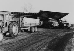 Levering av poteter på Jessnes potetmjølfabrikk, Hedemarkens