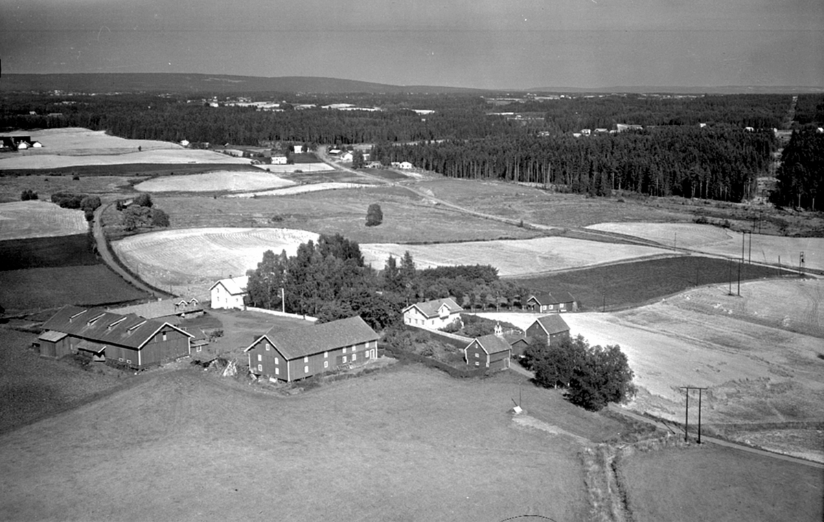 Flyfoto, Balke gård, Løten. Landskap