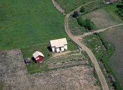 FLYFOTO UKJENT GARD I LØTEN