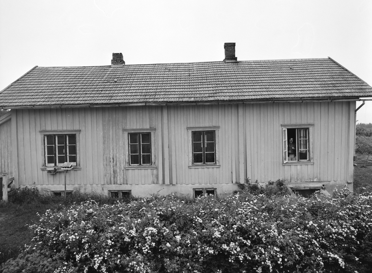 Lunden skole i Vang H. Eksteriør. Den eldste skolebygningen, trolig fra 1867. 